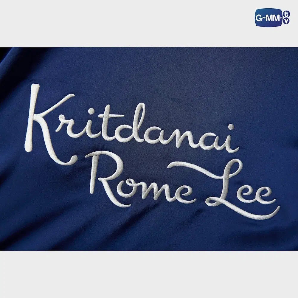 【PRE-ORDER】KRITDANAI ROME LEE BATHROBE | มีสติแล้วลูกพีช PEACH AND ME