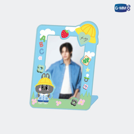 ON-0271 METAA CARD HOLDER STAND WITH PHOTOCARD